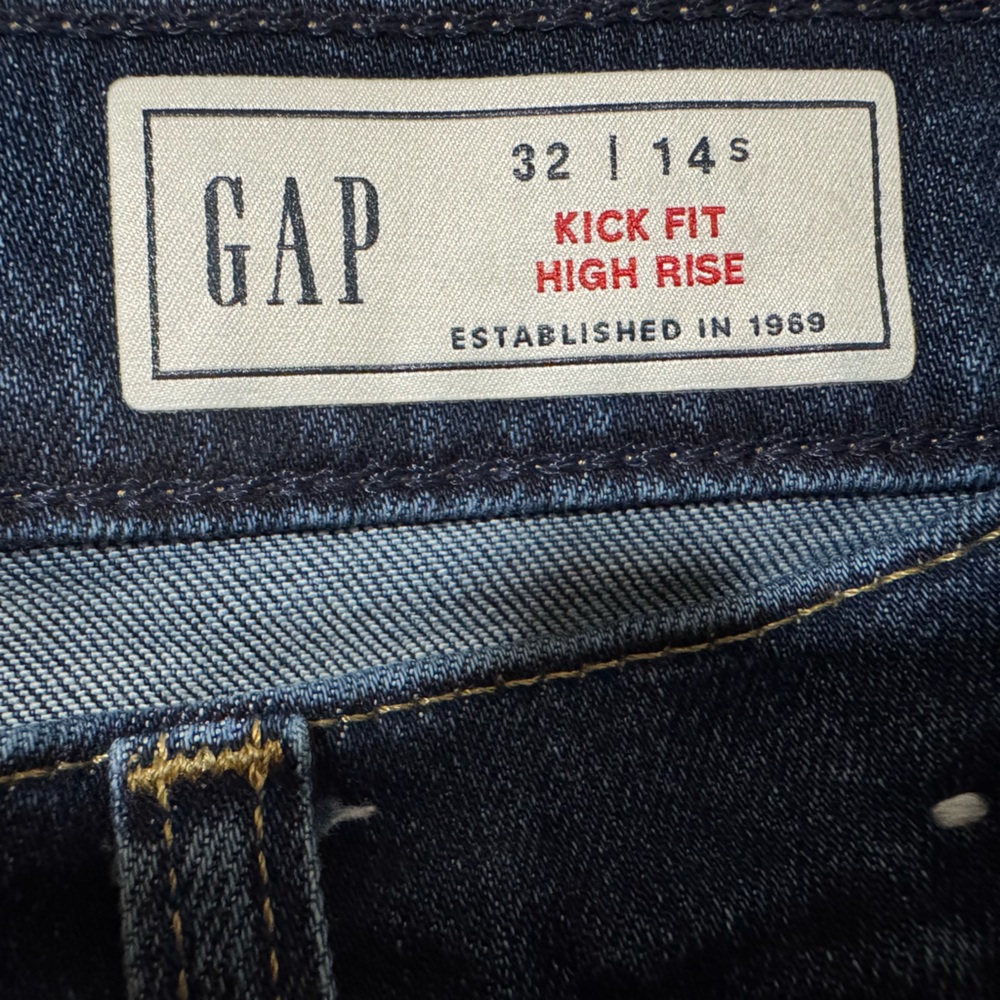 GAP Eco-Friendly Denim Jeans - Picture 9 of 9